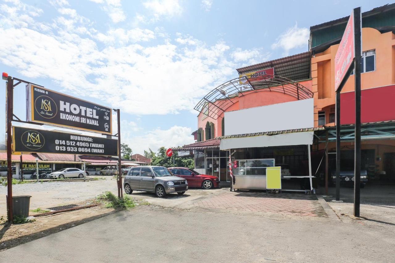 Oyo 90321 Hotel Bajet Sri Manal Tanah Merah  Εξωτερικό φωτογραφία