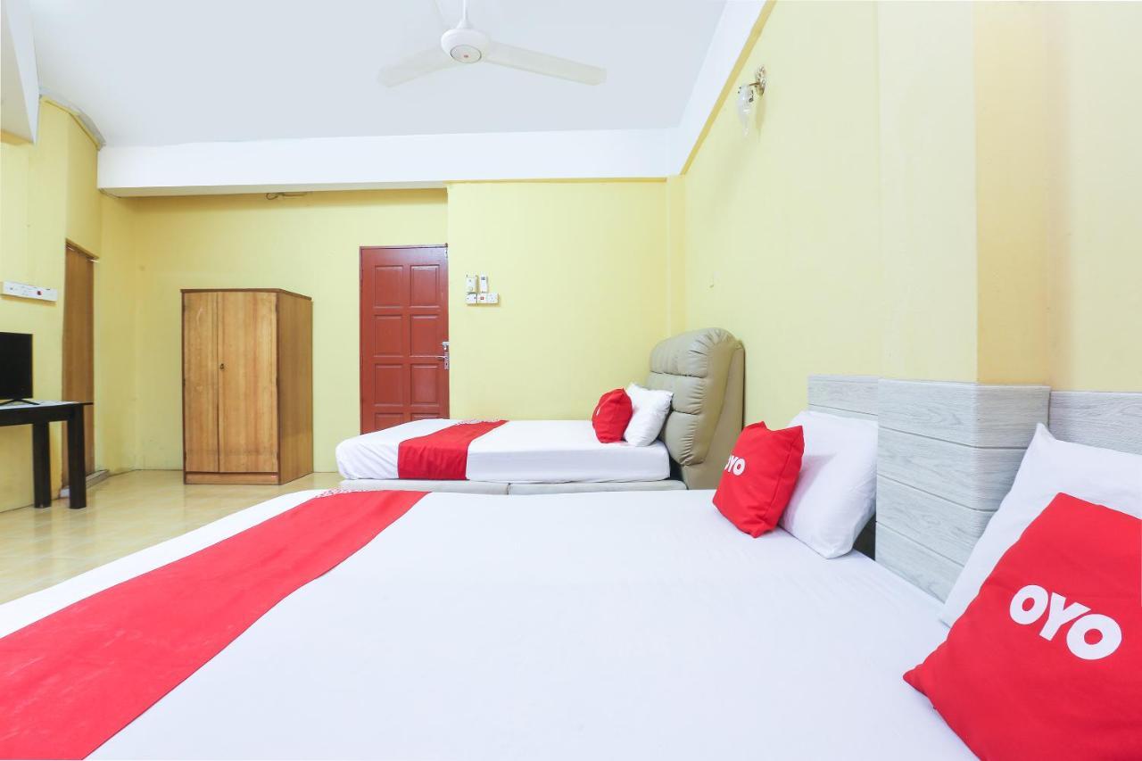 Oyo 90321 Hotel Bajet Sri Manal Tanah Merah  Εξωτερικό φωτογραφία