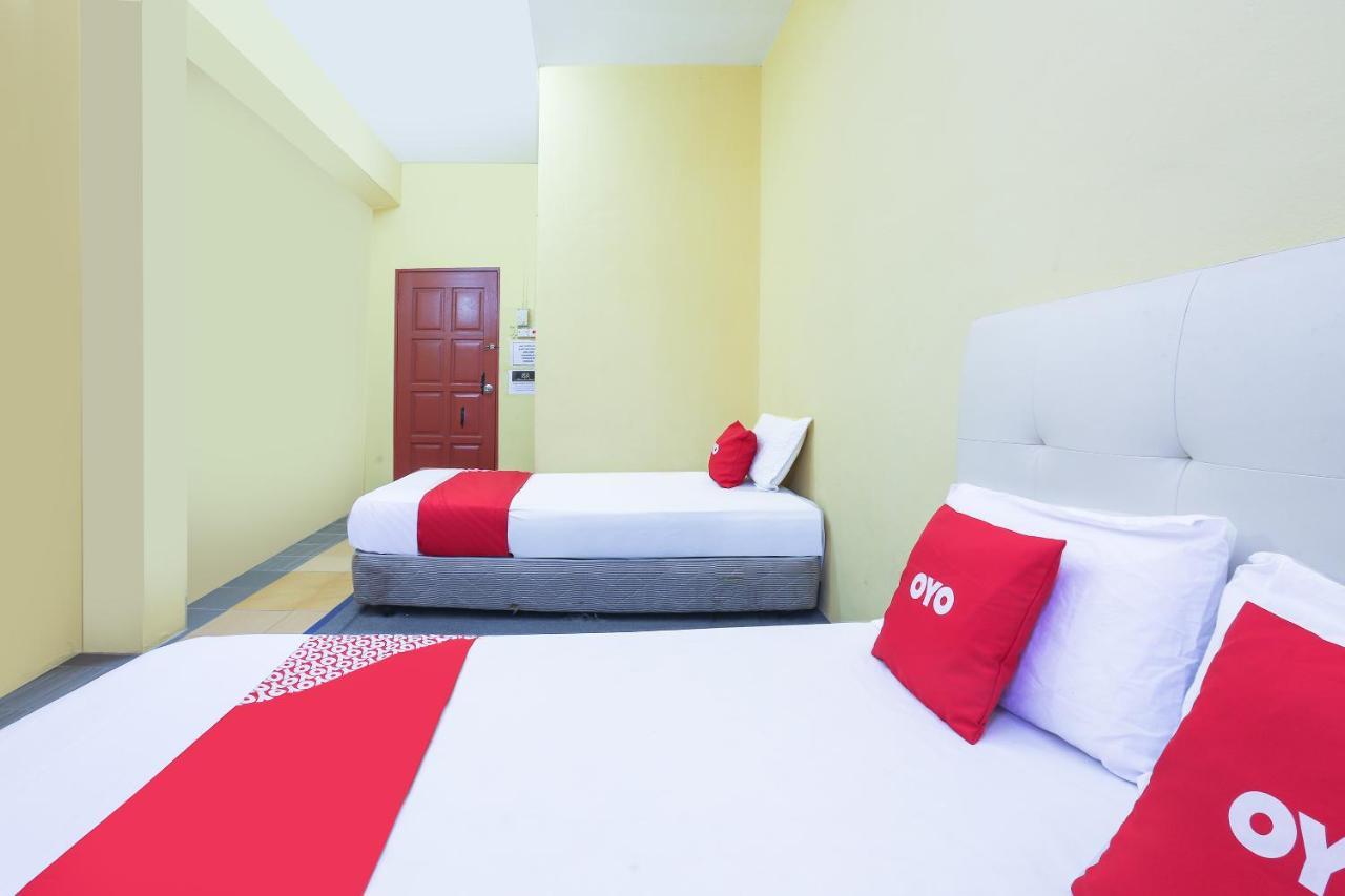 Oyo 90321 Hotel Bajet Sri Manal Tanah Merah  Εξωτερικό φωτογραφία
