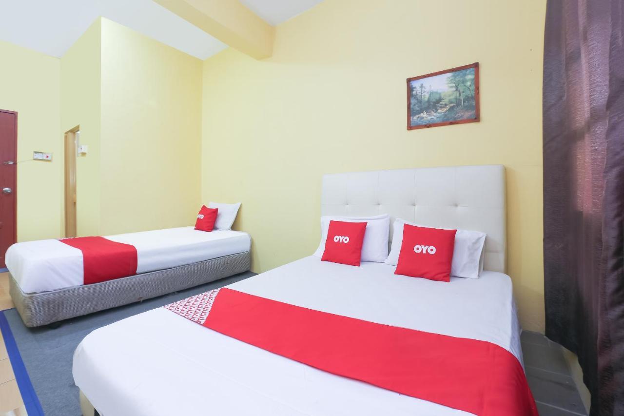 Oyo 90321 Hotel Bajet Sri Manal Tanah Merah  Εξωτερικό φωτογραφία